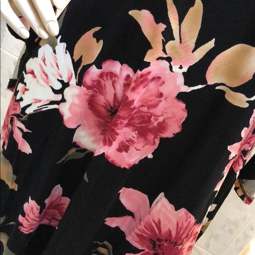 BLACK FLORAL OFF SHOULDER RUFFLED DRESS - Picture 4 of 4